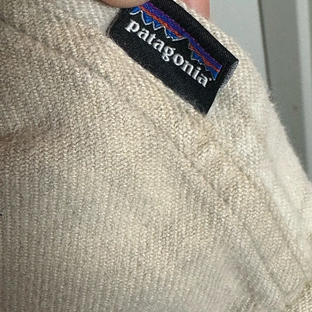 Patagonia Long Sleeved Fjord Tan Neutral Button Up Organic Cotton Shirt, Large